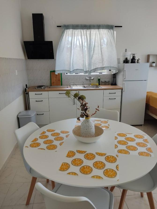 Eva'S Place كاريستوس المظهر الخارجي الصورة